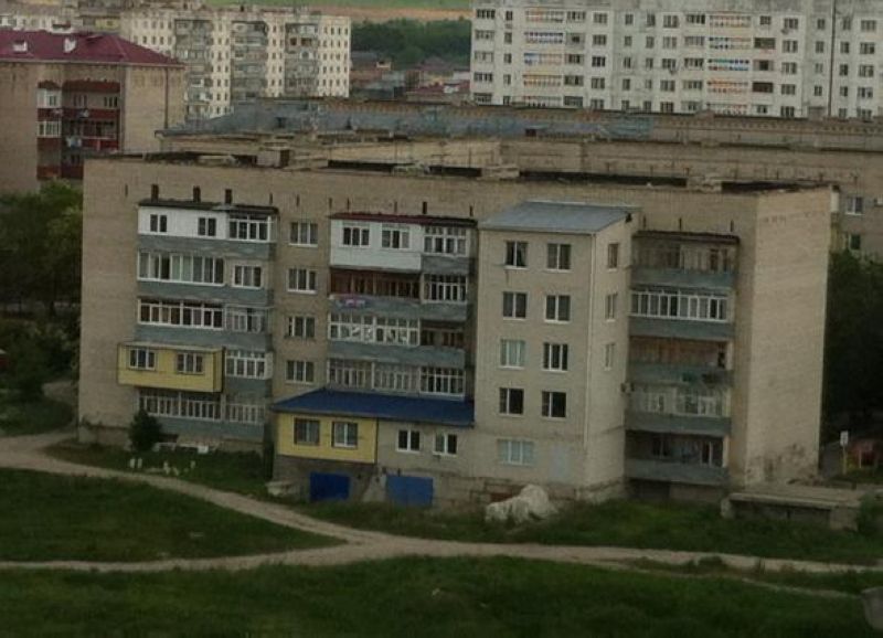 Пристроили