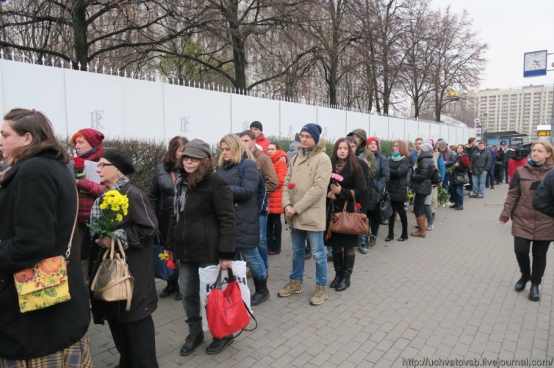 Очередь к посольству Франции