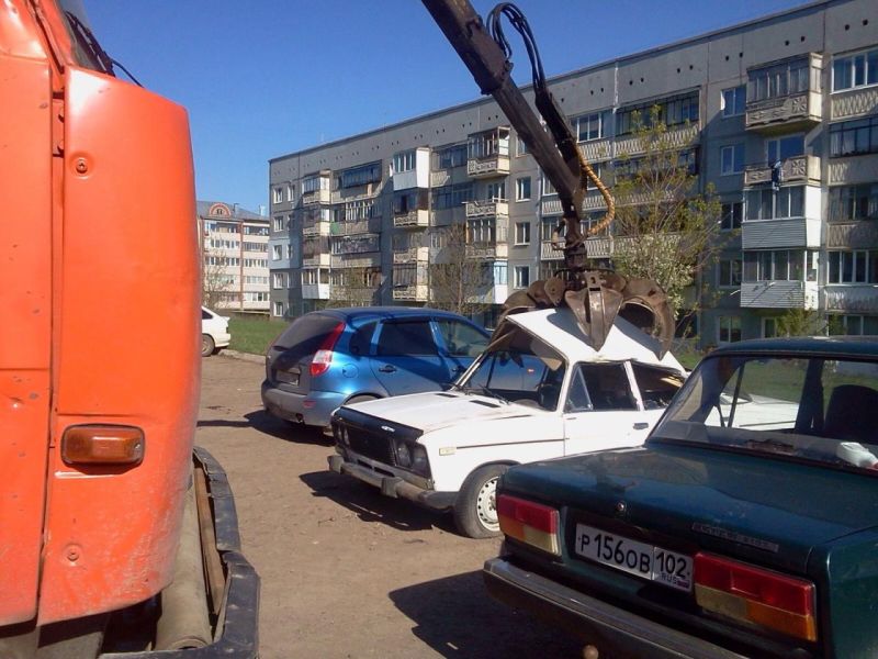 В Уфе с автомобилями не церемонятся