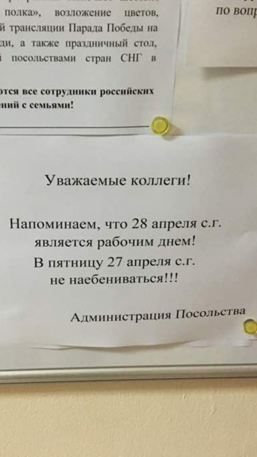 Мамка хочет групповушки с молодоженами на сером пуфике и яркого оргазма